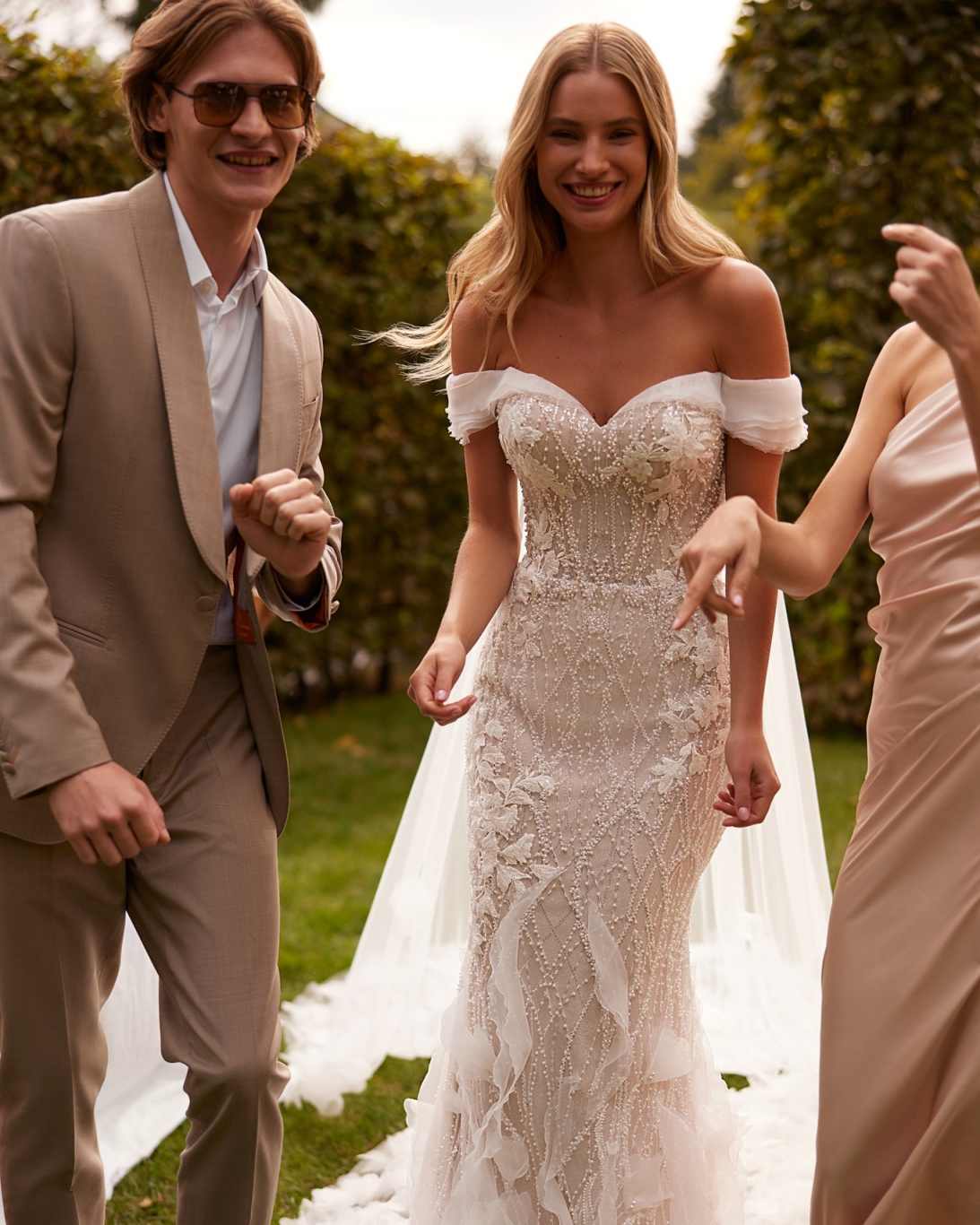 Luxury Embroidery Beaded Lace Wedding Dress Off Shoulder Bridal Gown Customized Elegant Sweetheart Neck Dresses For Bride