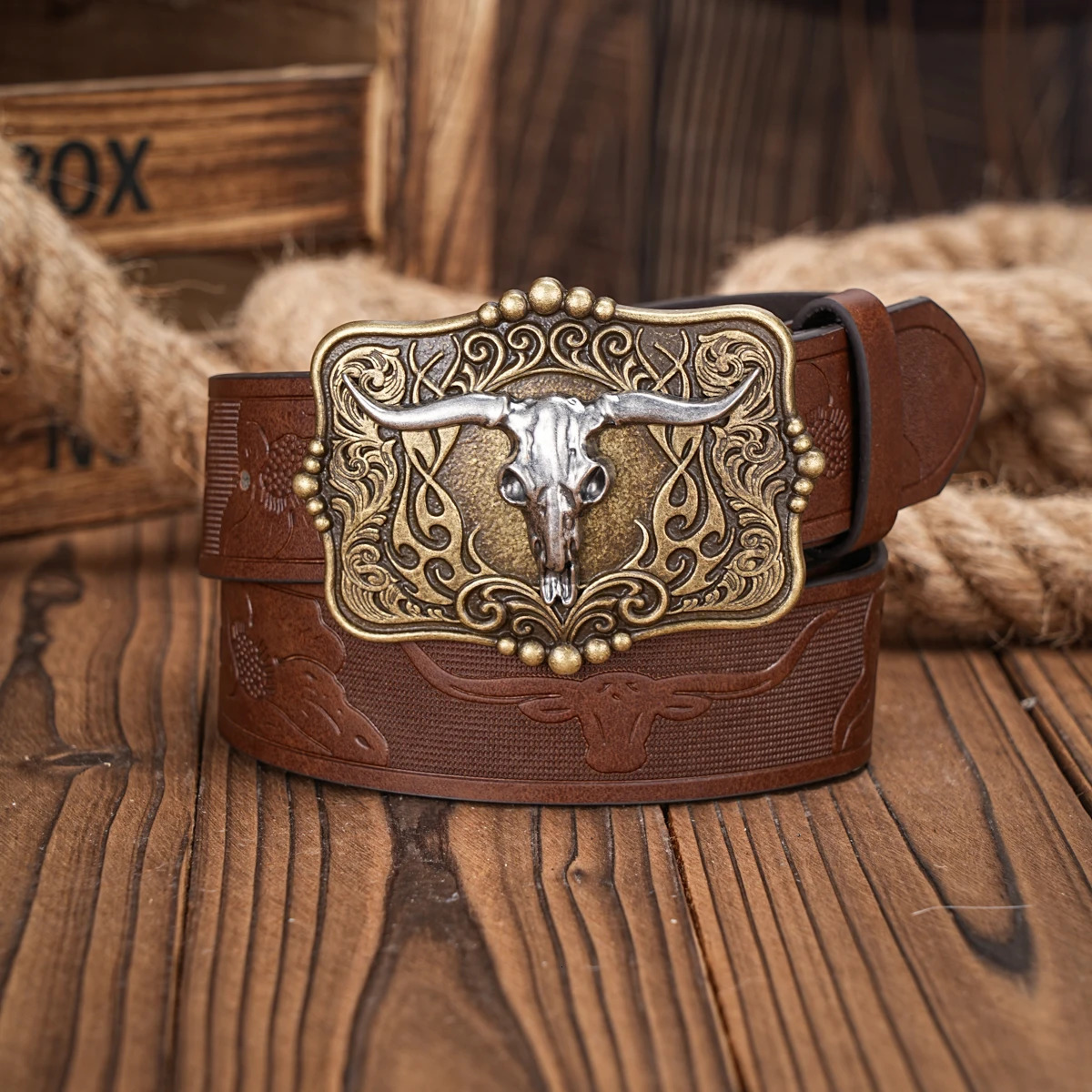 A mens and womens casual retro belt Western style PU leather belt with metal buckle suitable for daily work wear 260124