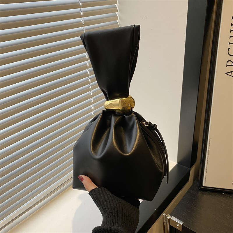 Vintage Pleated for Women New Simple Design Stylish Women's Niche Personality Large Capacity Aesthetic Bucket Bag