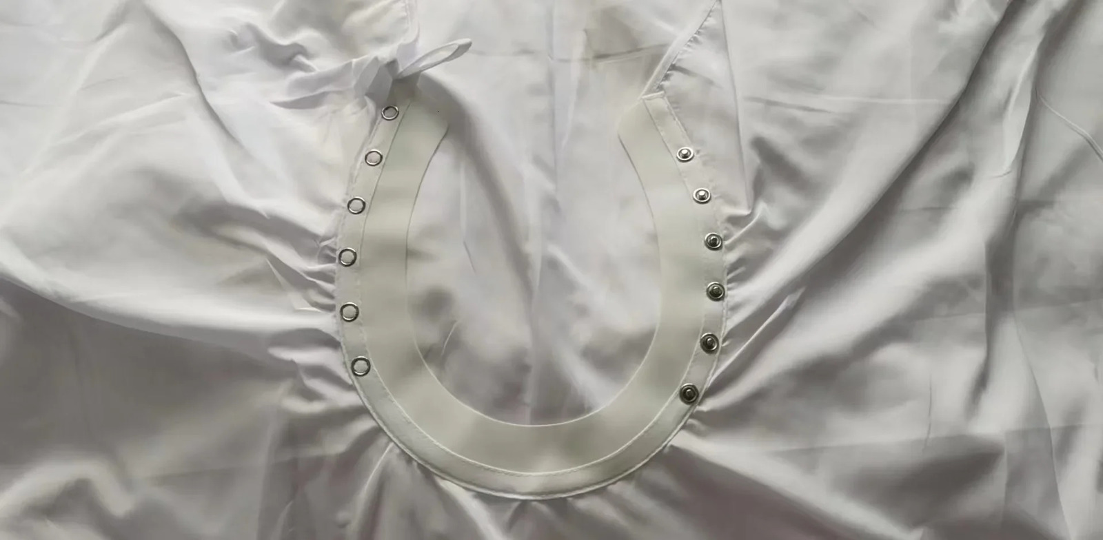 1pc Silicone Collar Hairdresser Capes Hairdresser Apron Hairdressing Dress Professional Minimalist Beauty Release of Salon Tools 260203