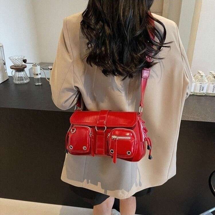 2026 new niche design motorcycle shoulder crossbody trendy and cool underarm bag, baguette bag for women