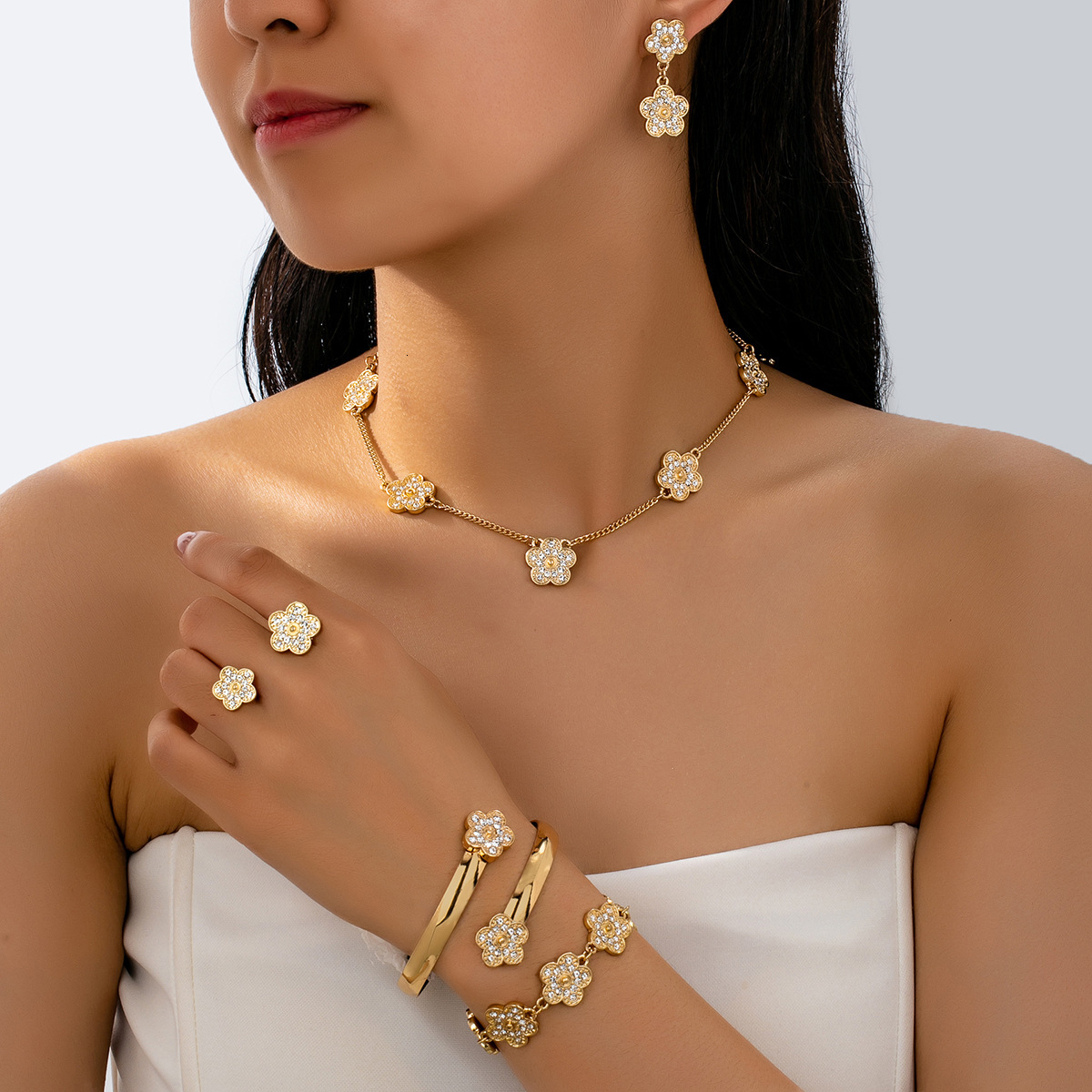 New Luxurious Elegant High-End Fashion Retro French Style Flower Inlaid Zircon Necklace Bracelet Earrings Set