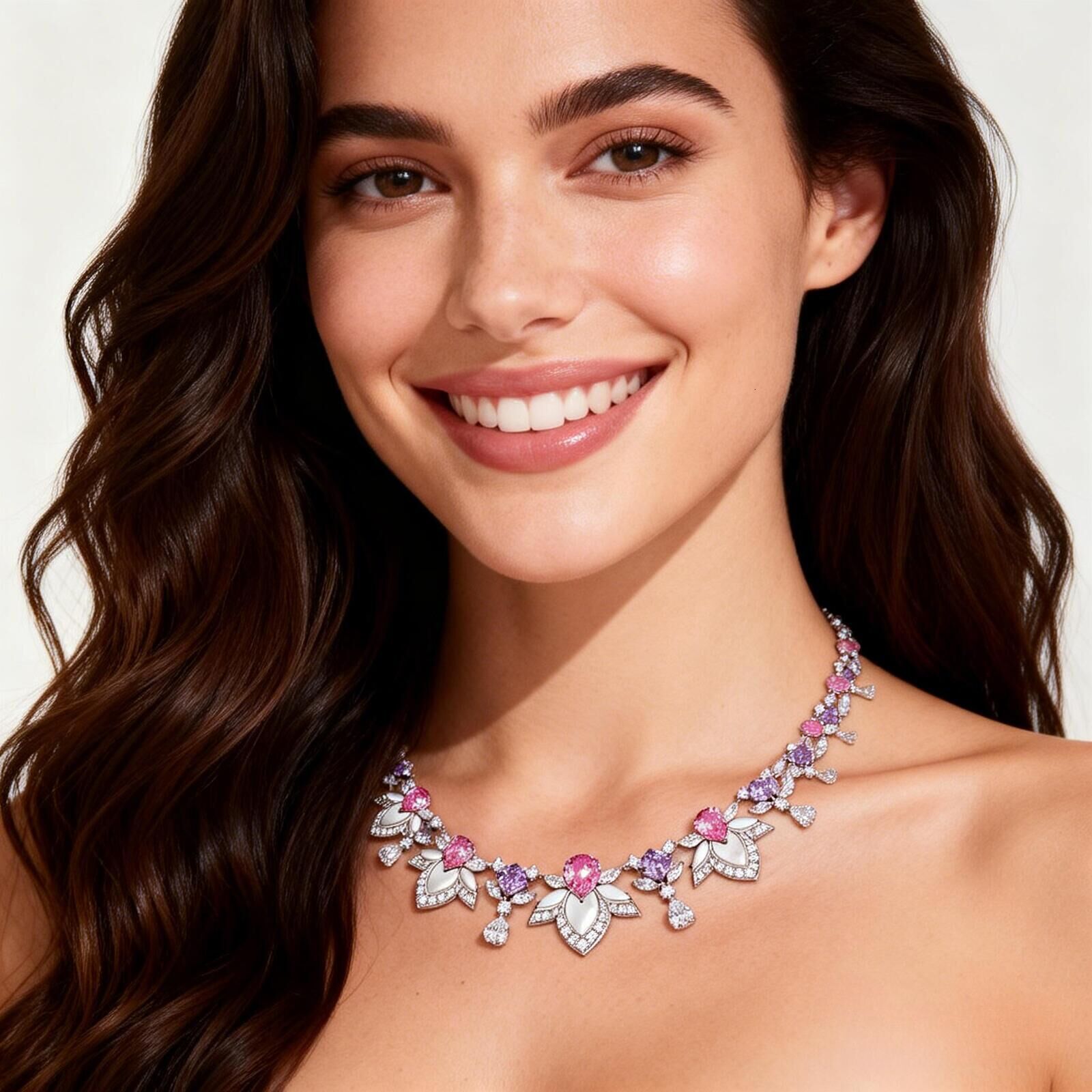 Necklace White Shell Petal Evening Dress Chain, Gold-Plated Necklace, High-End Custom-Made, Celebrity-Inspired Necklace, Light Luxury Necklace