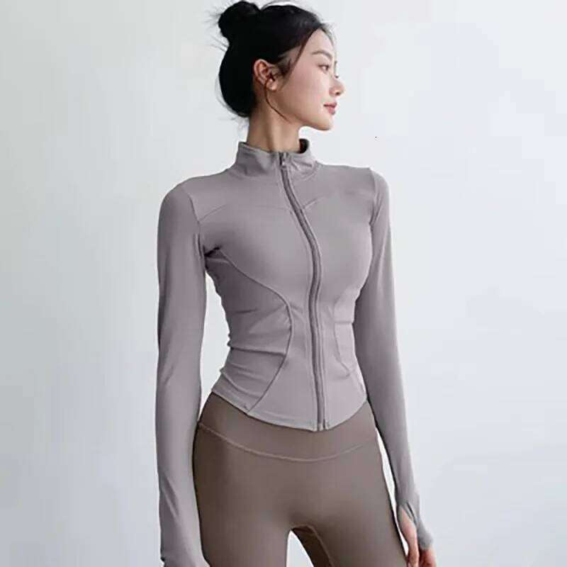 Women's Slim Fit Lightweight sWomen's Full Zip-up Yoga Sports Running with Thumb Holes for Workout Sun Protection 26Y0209