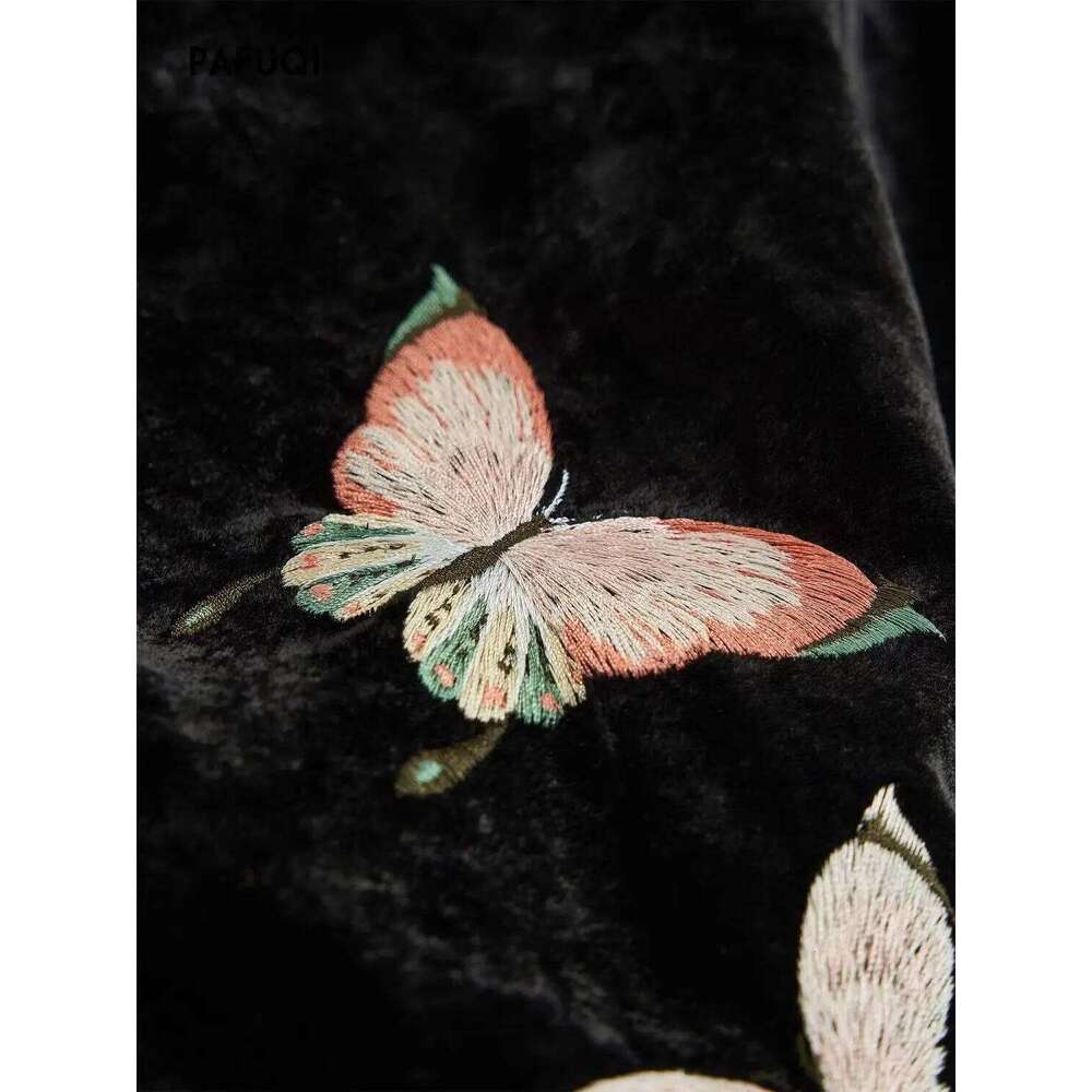 New Women's Vests New Outerwear Style Black Velvet Butterfly Embroidered Vest Women's Autumn Temperament High Sense Vest Coat
