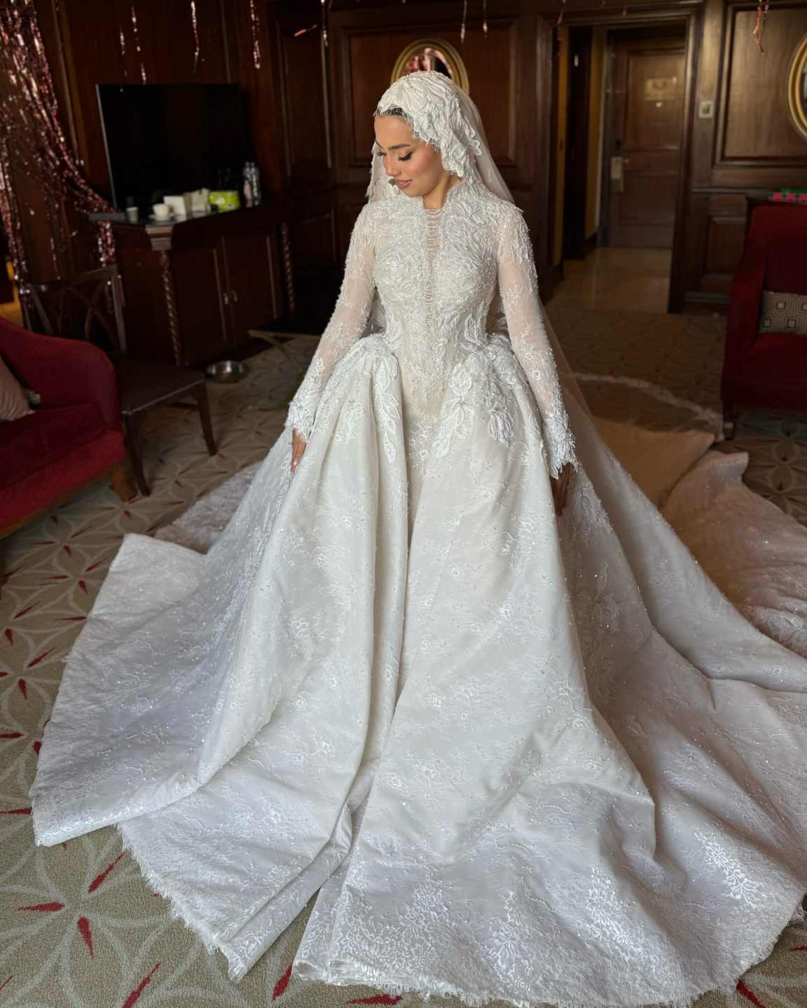 Custom Embroidered and Printed Muslim Wedding Gown Lace Trim Embroidery A Line Skirt Bridal Dress Islamic Bride Church Wedding
