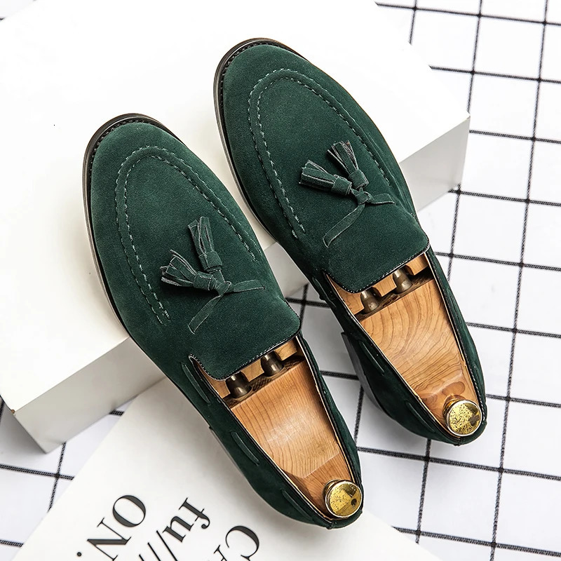 Men Casual Shoes Classic Flat Loafers Male Tassel Business Leather Man Social Party Formal 260126