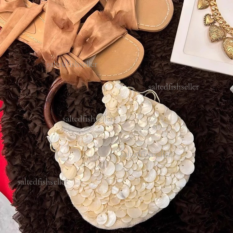 2026 Luxury Premium Handmade Women's Shell Bag Fashion Glitter Simple Fairy Handheld Women's Bag Trendy Temperament Buckle Dinner Bag Mini L
