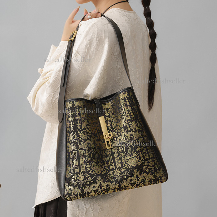 2026 Luxury New Silk Women's Handbag New Chinese Fashion Jacquard High End Bucket Bag Versatile Temperament Single Shoulder Crossbody Bag Metal L