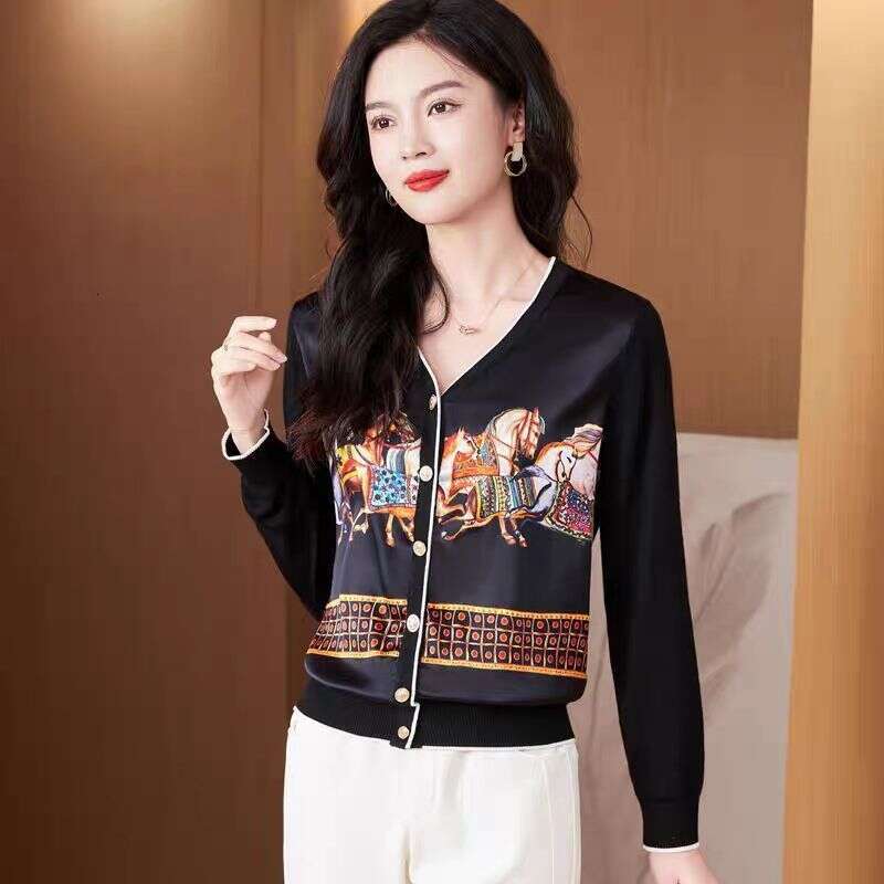 High-End Mom's Clothing Printed Pattern Patchwork Satin Knit Cardigan Spring Summer New Style Outerwear Elegant V-Neck Long Sleeve