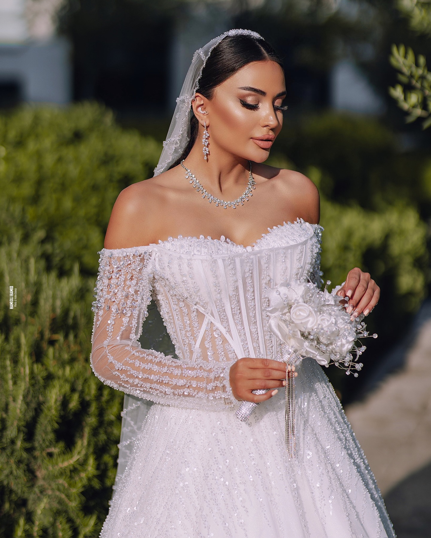 Sparkly Off Shoulder Wedding Dresses Sequins Pearls Bridal Gowns A Line Beading Princess Long Sleeves Customized Vestidos De Novia Plus Size