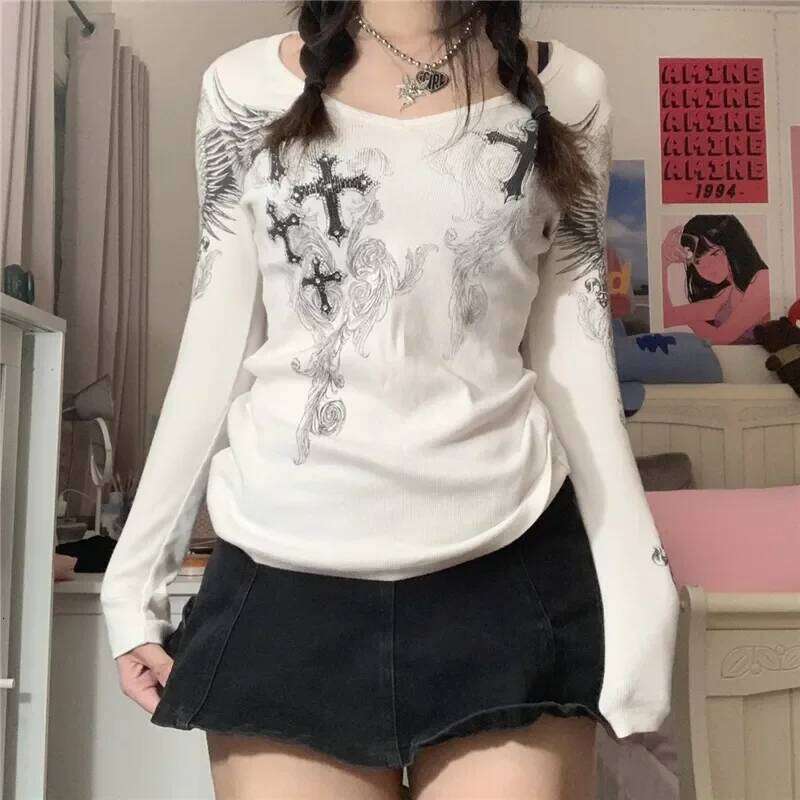 New 2000S Aesthetic T Shirt Graphic Cross Wings Print Long Sleeve Tops Y2k Women Clothes Fairycore Grunge Tee Streetwear