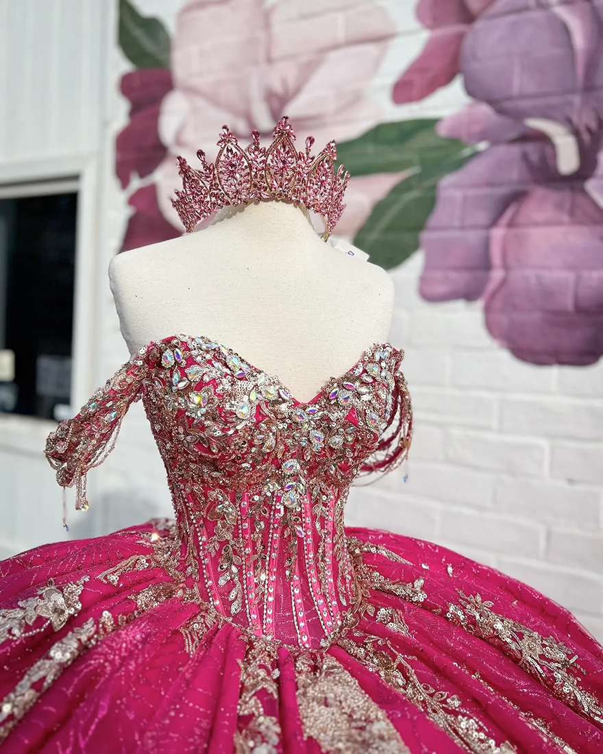 Stunning Crystals Ball Gown Quinceanera Dresses Sequined Prom Gowns Appliqued Off The Shoulder Necke Tulle Sixteen Sweet 15 Masquerade Dress N6101