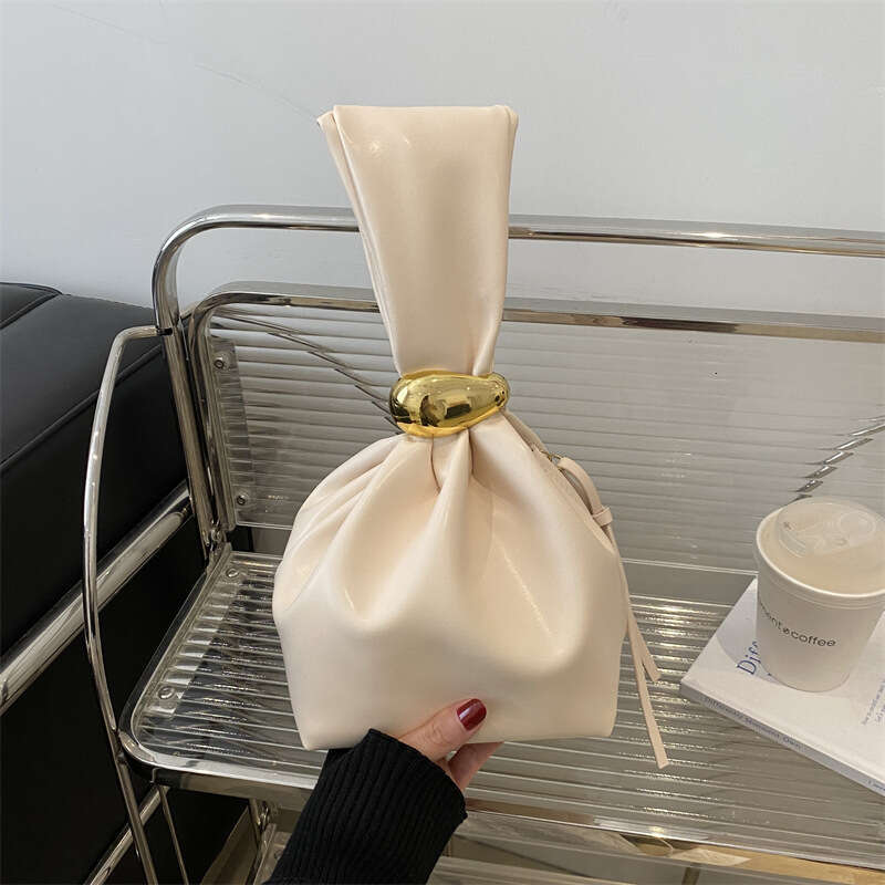 Vintage Pleated for Women New Simple Design Stylish Women's Niche Personality Large Capacity Aesthetic Bucket Bag