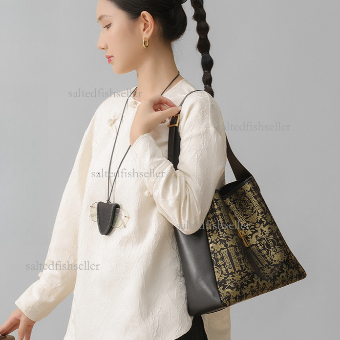 2026 Luxury New Silk Women's Handbag New Chinese Fashion Jacquard High End Bucket Bag Versatile Temperament Single Shoulder Crossbody Bag Metal L