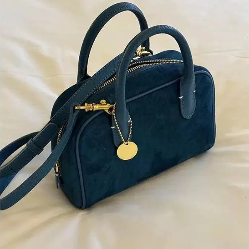 Velvet Bowling Bag for Women 2026 Model Light Niche Highend Commuting Handheld Crossbody Boston 260208