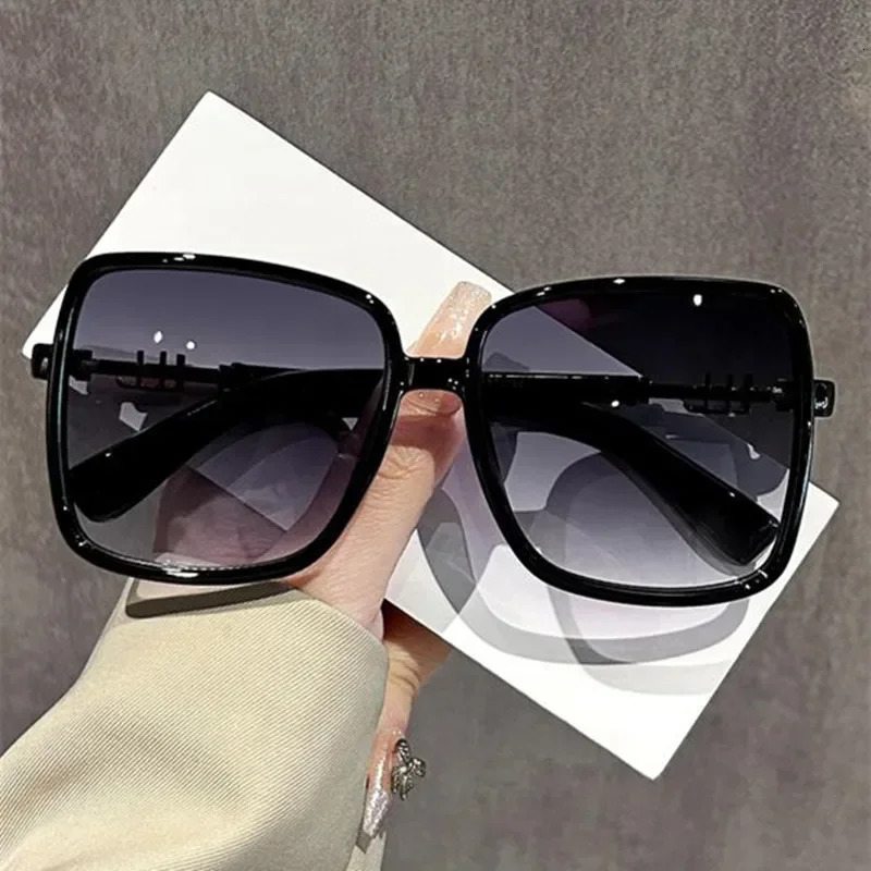 2025 Vintage Square Womens Sunglasses Sun Glasses Classic Eyeglasses Lady UV400 Big Frame Mirror De Sol 260206