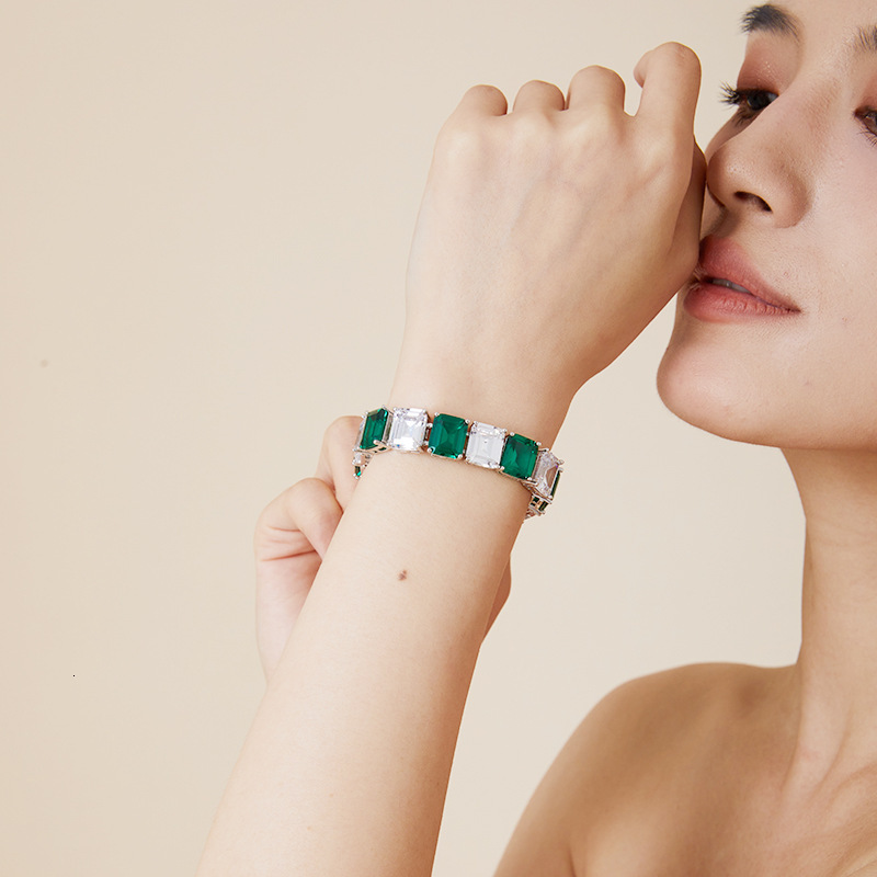 Bracelet Imitation Emerald Bracelet, Gold-Plated Two-Tone Square Inlay Bracelet Exaggerated High-End Women's Accessory Bracelet