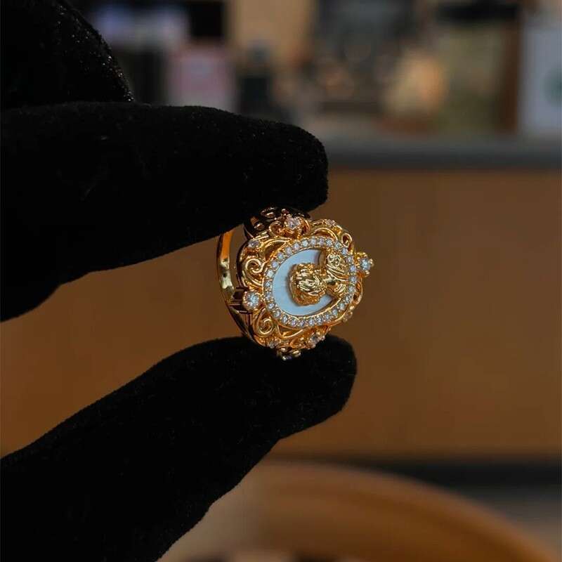 Baroque Ring With A Vintage High-end Feel Exquisite Goddess Head Design Index Finger Ring