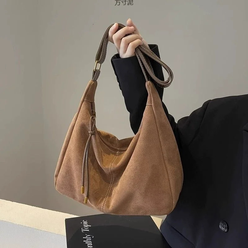 Womens Handbags Trendy Retro Large Capacity PU Leather Shoulder Crossbody Bag Autumn and Winter Versatile Commuting Handbag 260208
