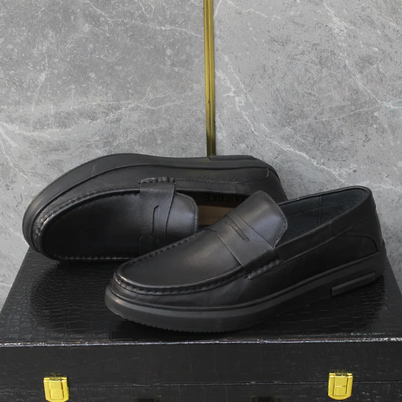 Spring and Autumn Mens Shoes Leather Casual Summer Hiking One Foot Flat Comfortable loafers 260126