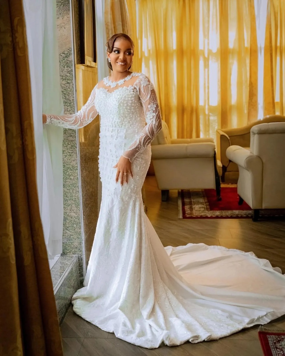 White Mermaid Wedding Dresses Lacefull Pearls Full Sleeves Vintage Bridal Gowns Dress Vestidos De Novia 0209