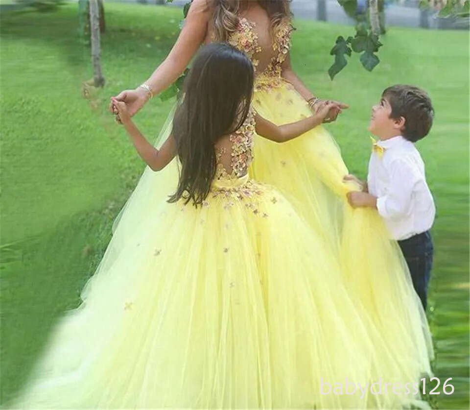 Wedding Flowers Girls Yellow Daughter and Mother Dresses Applique Kids Prom Puffy Tulle Children Party Dress
