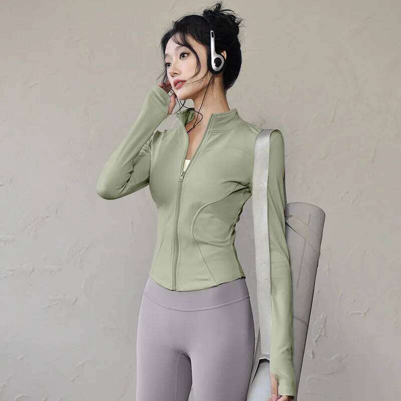 Women's Slim Fit Lightweight sWomen's Full Zip-up Yoga Sports Running with Thumb Holes for Workout Sun Protection 26Y0209