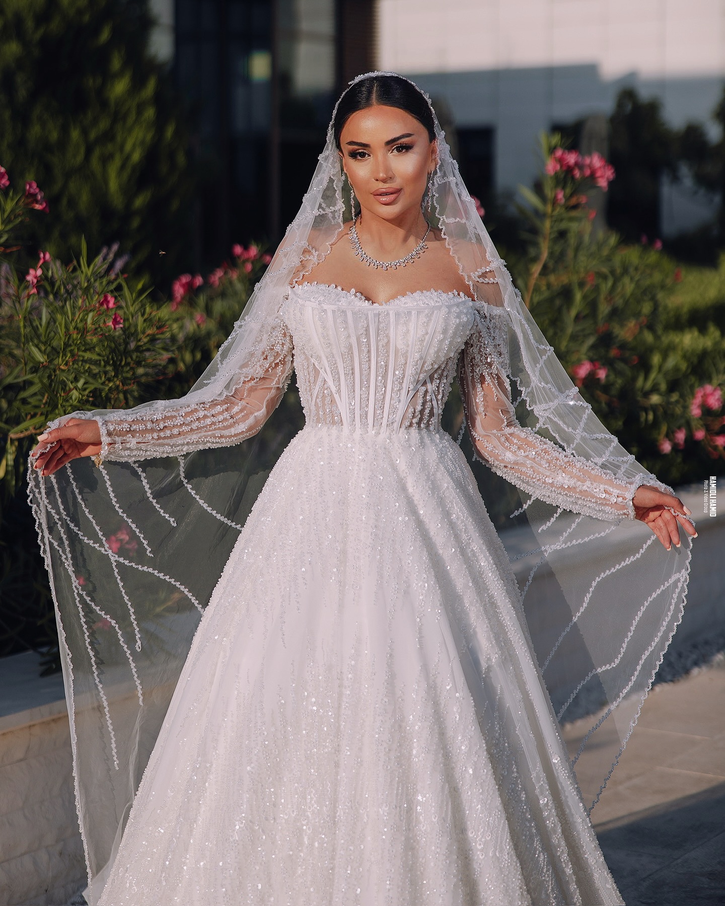 Sparkly Off Shoulder Wedding Dresses Sequins Pearls Bridal Gowns A Line Beading Princess Long Sleeves Customized Vestidos De Novia Plus Size