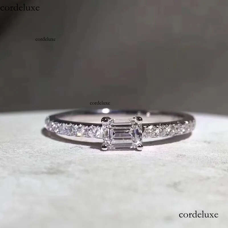 Simple Fashion Jewelry Sweet Cute Ladies Party Elegant Wedding Rings Sterling Sier Emerald Cut Lab Moissanite Dia Eternity Engagement Band Ring Gift 1