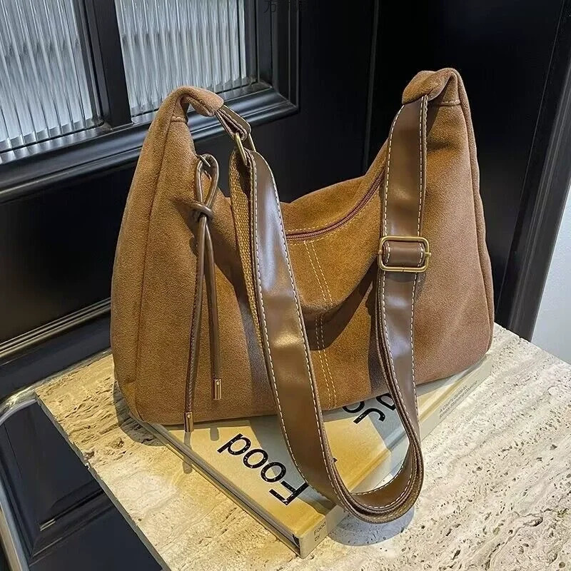 Womens Handbags Trendy Retro Large Capacity PU Leather Shoulder Crossbody Bag Autumn and Winter Versatile Commuting Handbag 260208
