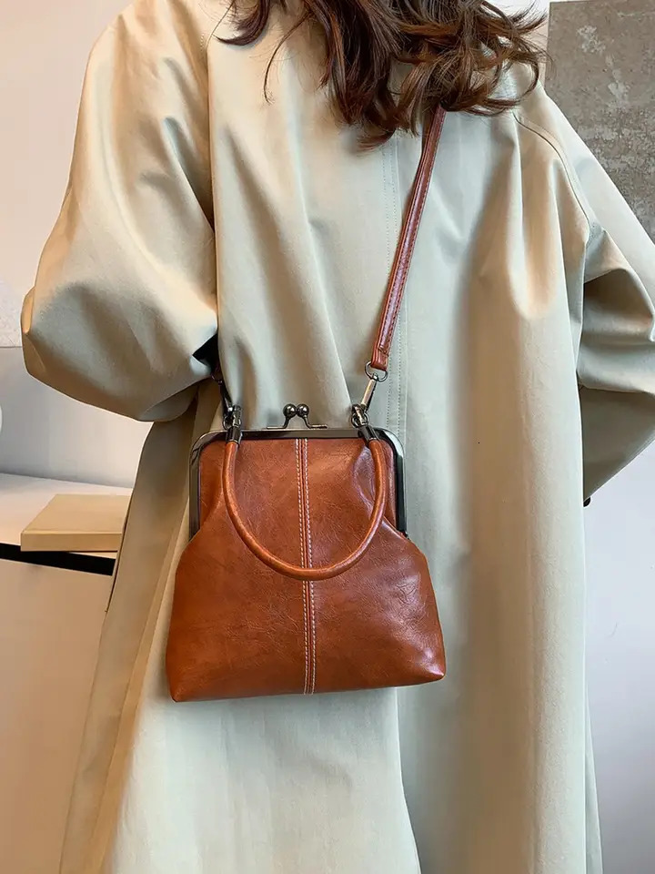 Valentines Day personalized fashion solid color daily versatile shoulder bag niche n simple retro crossbody 260208