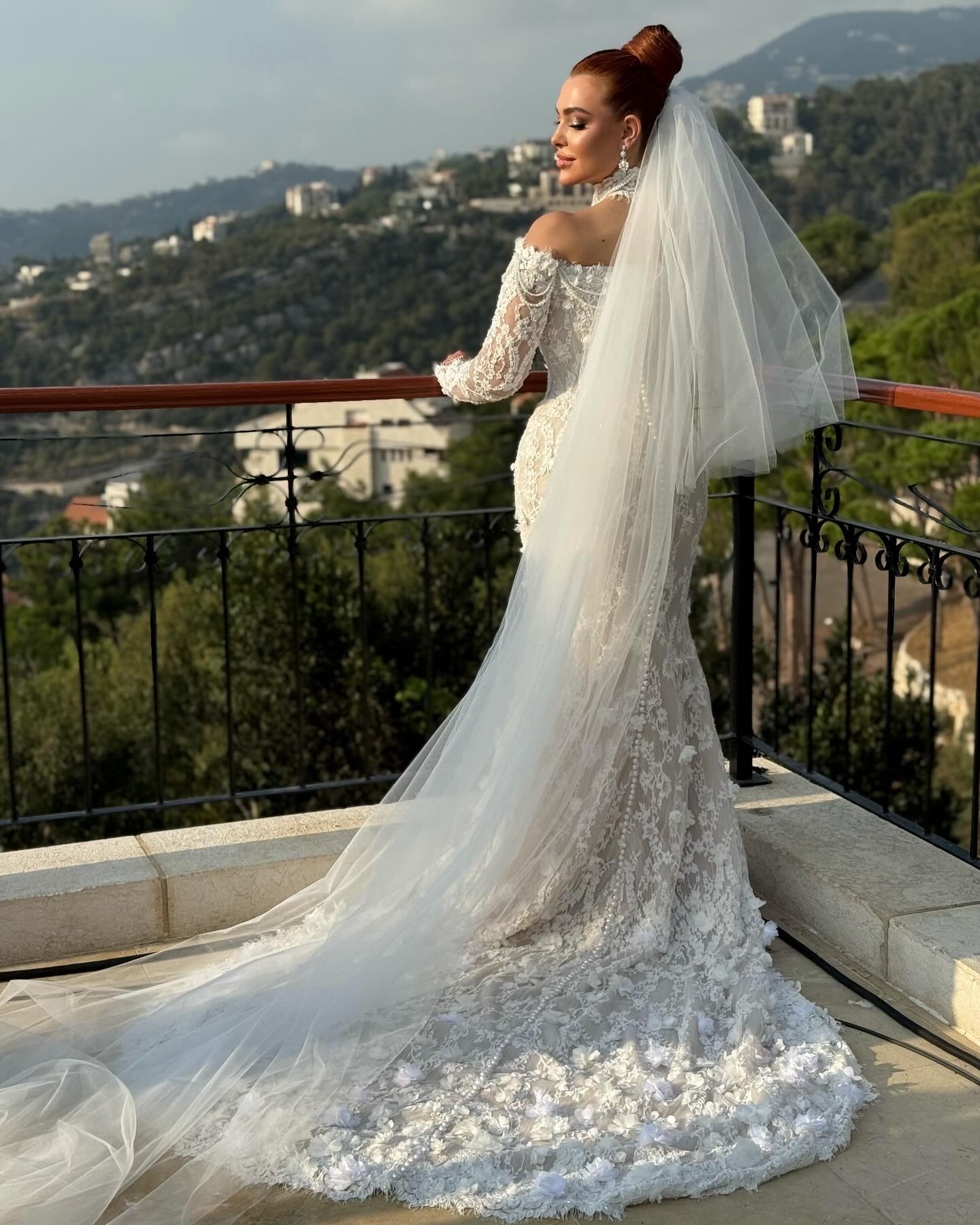 Classic Mermaid Wedding Dresses For Women Off Shoulder Long Sleeveless Gown Lace Beading Sweep Train Customized Dress