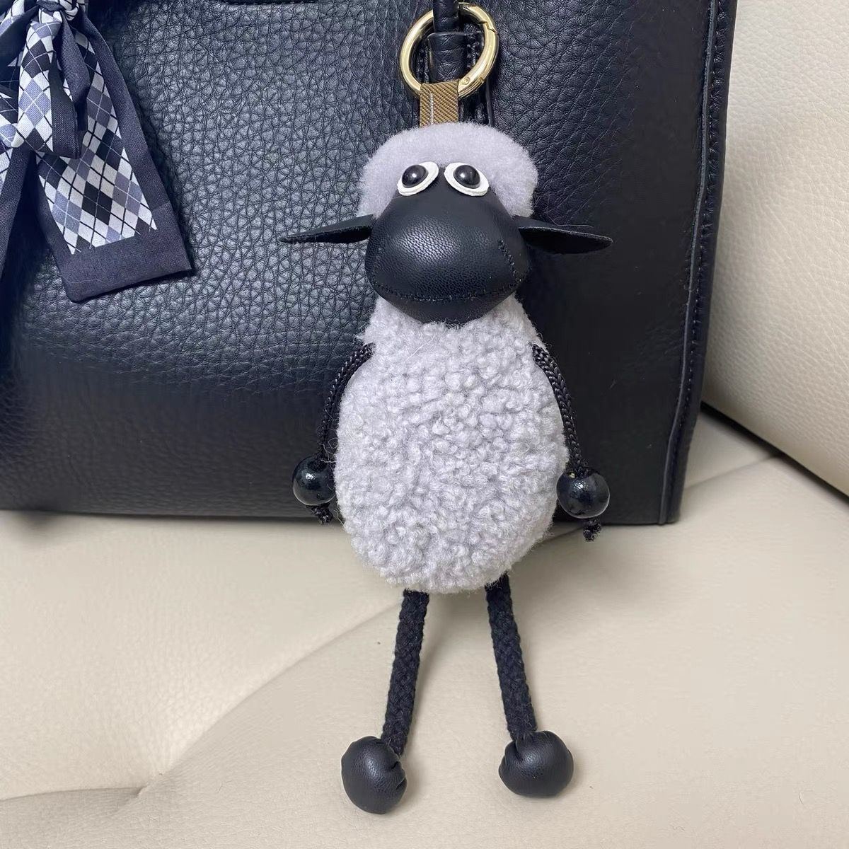 Bag Charm Key Chain The Sheep Fur Pendant Large Sheep Doll Claw Machine Bag Keychain Couple Accessories Small Gift