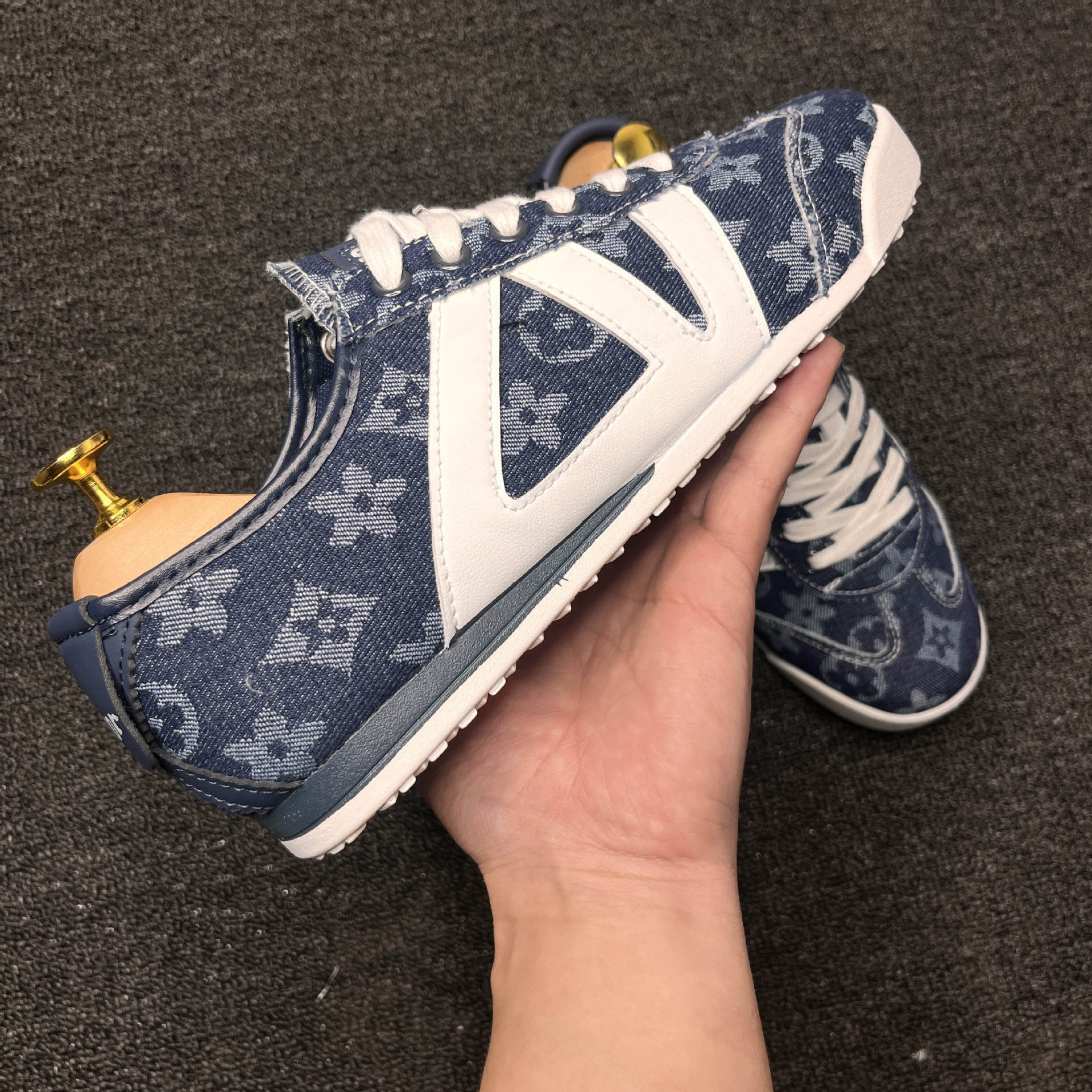 hot free shipping designer Running Shoes mens womans sport outdoor trainers casual vintage Height Increasing shoes