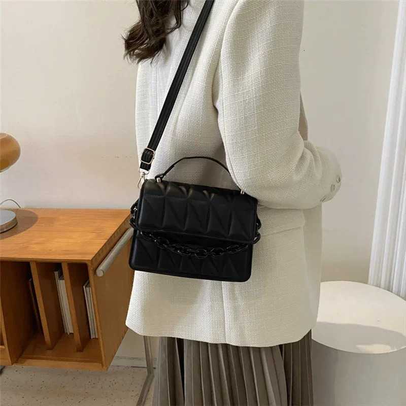Mini Casual Quilted Crossbody Bag with Magnetic Clre and Adjustable StrapSmall Handbag Tote Shoulder for Women Daily Use 260208