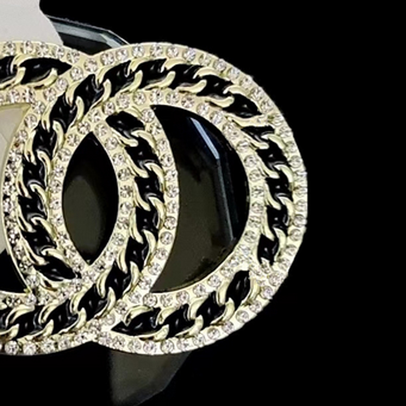 Classic Letter Brooch Suit Lapel Pin Women Crystal Letter Brooch for Gift Party Fashion Jewelry