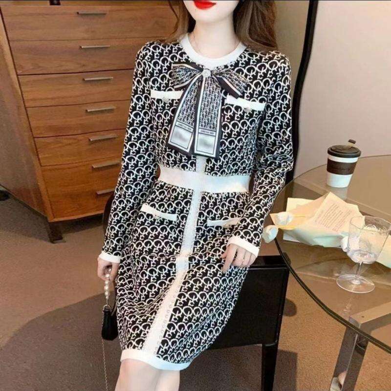 High-End Diamond-Studded Knitted Autumn Winter New Socialite Elegant Slimming French Letter Sweater Dress