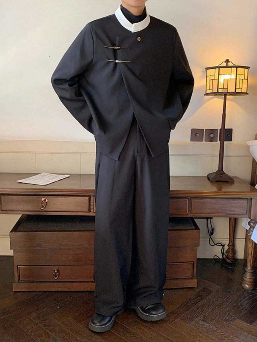 Autumn New Chinese Style Stand Up Collar Small Suit For Men With A Niche Contrasting Color Design And A Retro And Stylish Shoulder Padded Suit Jacket 
