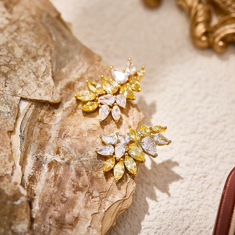 Earrings, Gold-Plated With Two-Tone Zircon Leaf Earrings, Offering A Light Luxury Texture Earrings, Women's Leaf Earrings