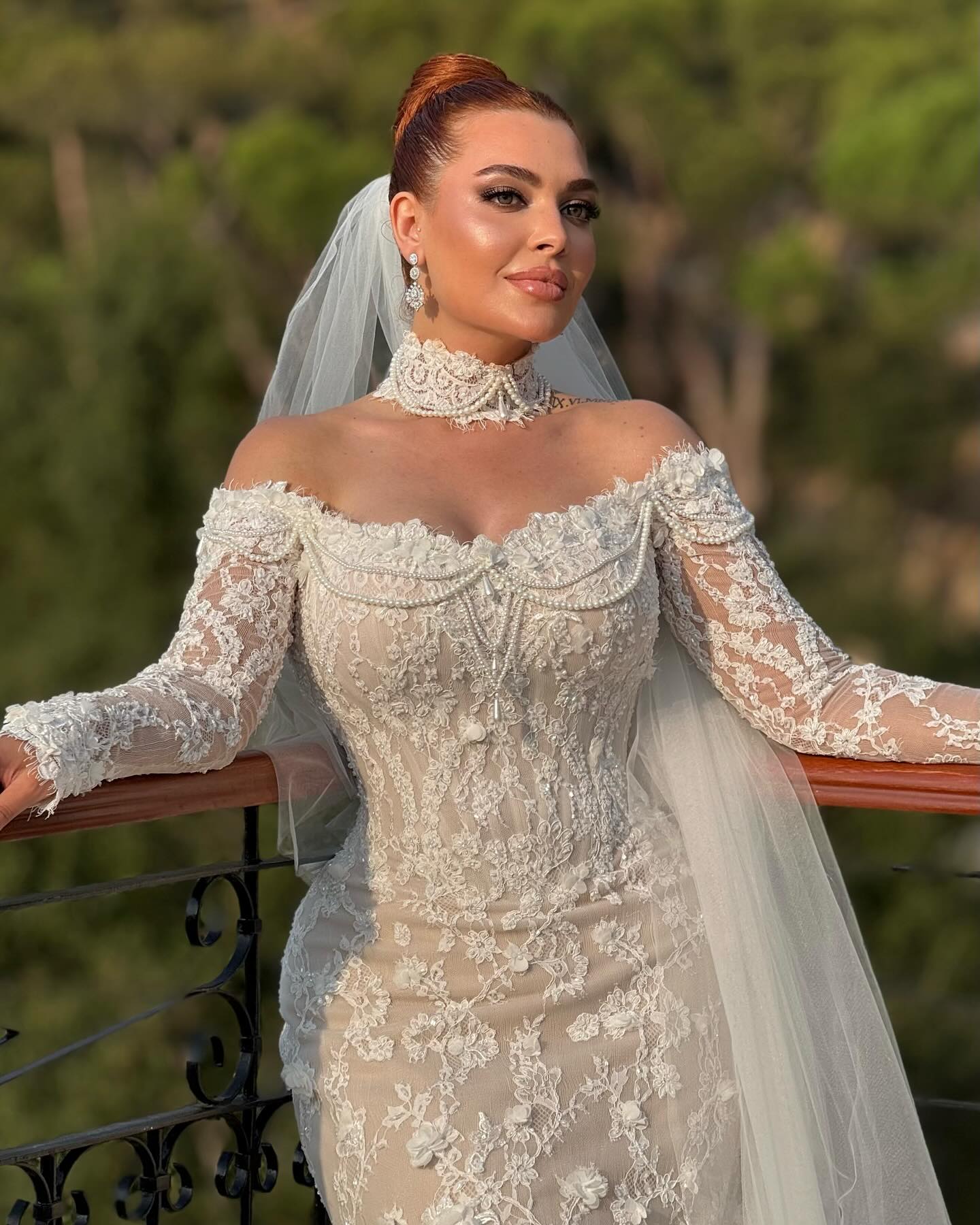Classic Mermaid Wedding Dresses For Women Off Shoulder Long Sleeveless Gown Lace Beading Sweep Train Customized Dress
