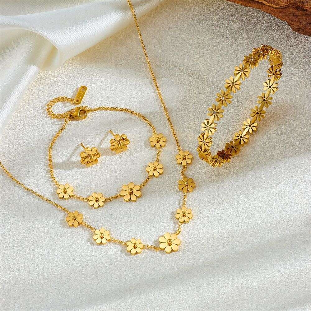 New Fashion Titanium Steel Color-Retaining Set Niche Light Luxury Simple Chrysanthemum Earrings Bracelet Necklace