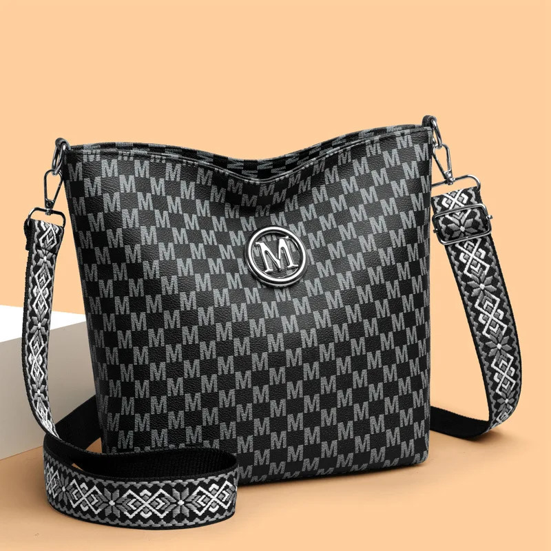 Vintage Womens Crossbody Bag Faux Leather Shoulder with Golden Hardware Pattern M n Removable Strap for Daily Use 260208