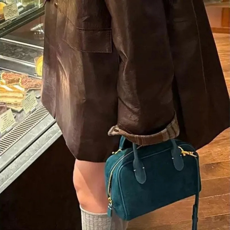 Velvet Bowling Bag for Women 2026 Model Light Niche Highend Commuting Handheld Crossbody Boston 260208
