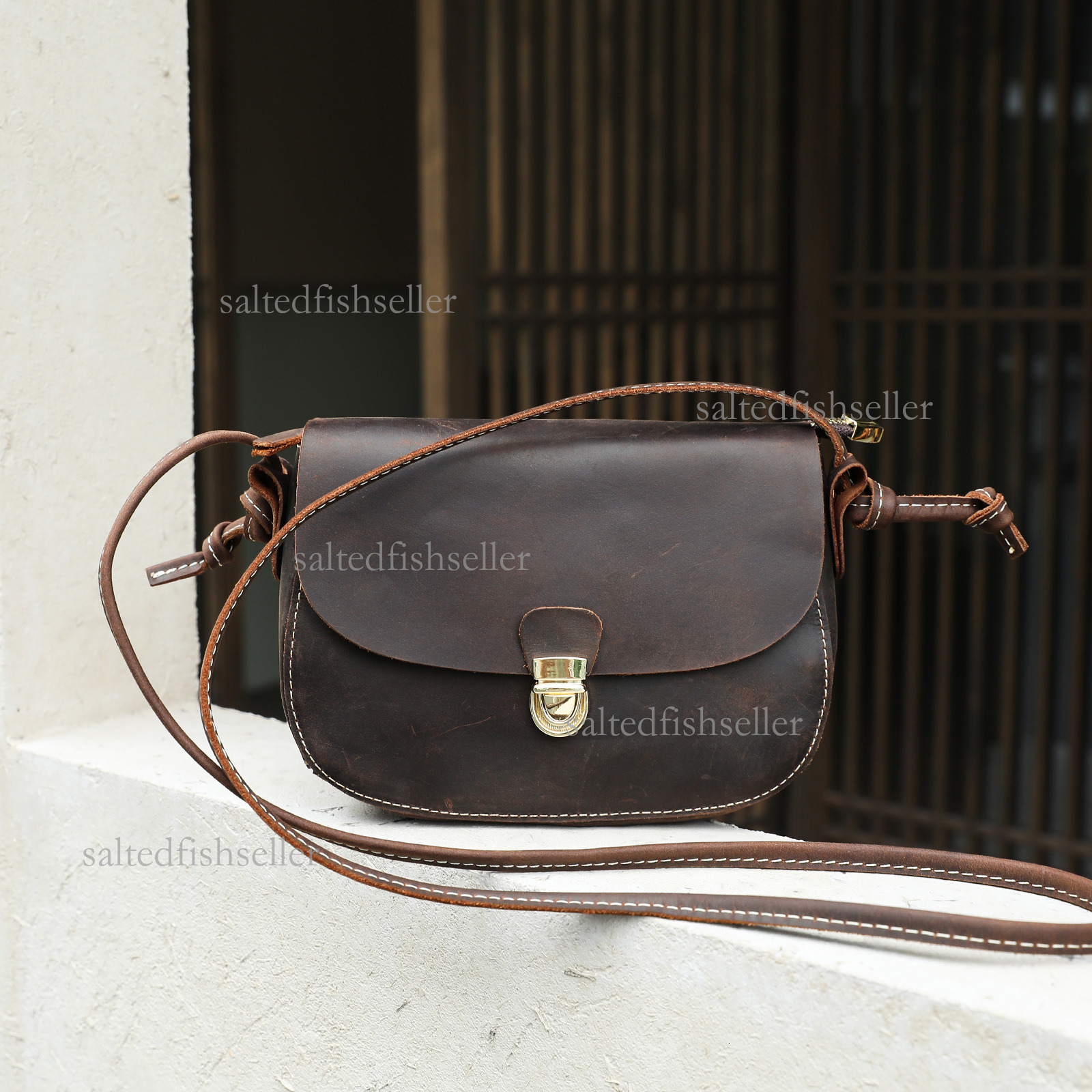 2026 Luxury High Quality Women's Genuine Leather Shoulder Bag Fashion Embossed Lock Crossbody Bag Retro Chinese Style Trendy Handbag Phone Bag