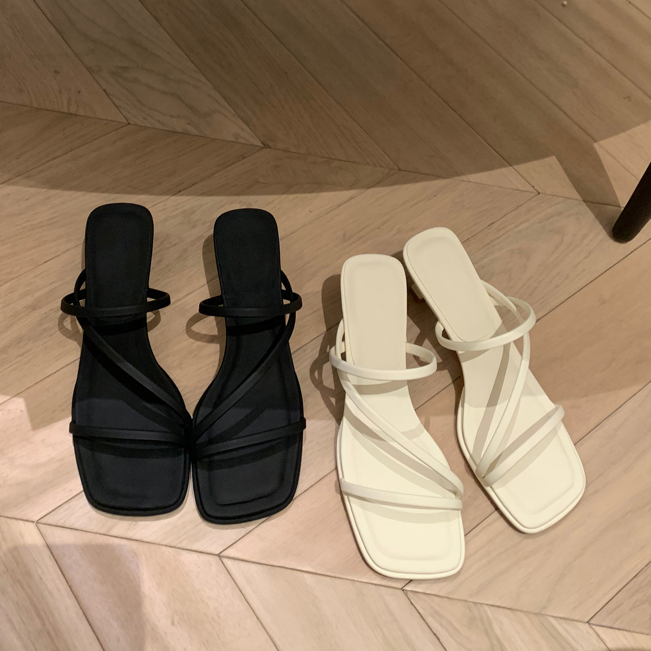 Summer Square Head Thick with One-line Sandals with Thin Belt Combination Thick High Heels Sandals 250411