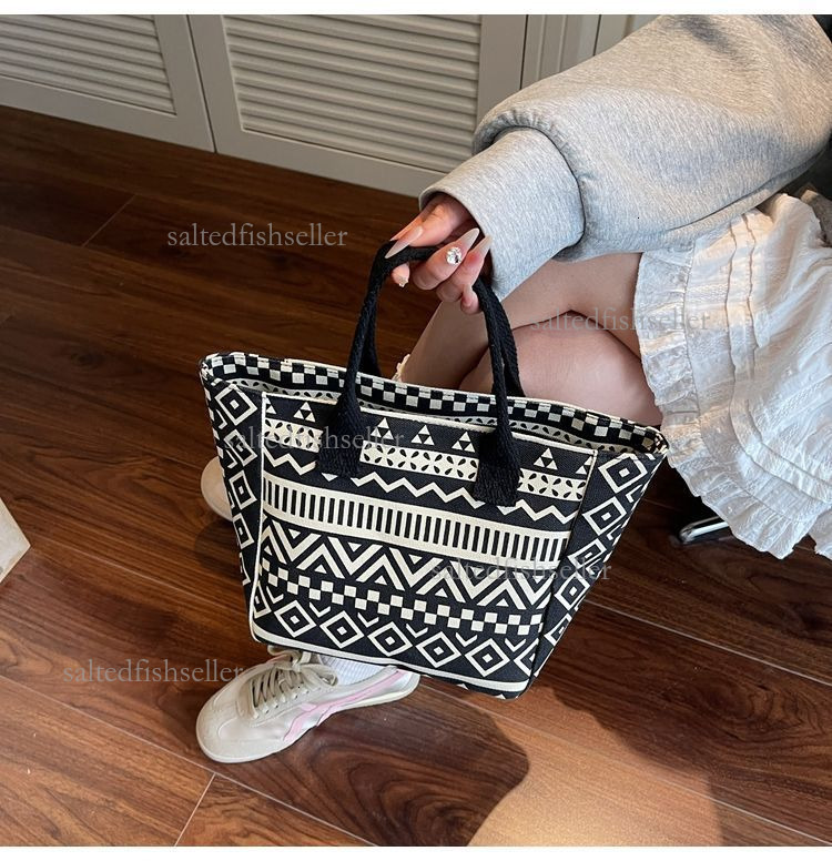 2026 Luxury New trendy printed cotton-linen shoulder tote bag, Korean style large-capacity tote bag, artistic school student tutoring bag