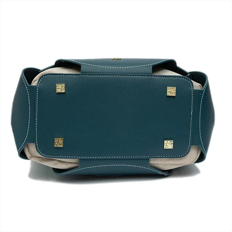 PG Lady Single Shoulder Bag Cutout Solid Color Large Capacity Delicate Versatile High Quality Women 260120