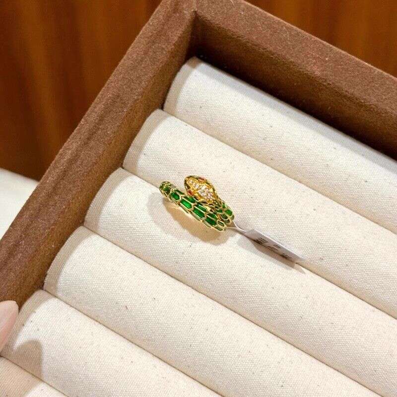 New Enamel Green And White Snake-Shaped Ring Women, With Intertwined Dragon Scales, High-End Light Luxury, Adjustable For The Zodiac Year, Popular On 