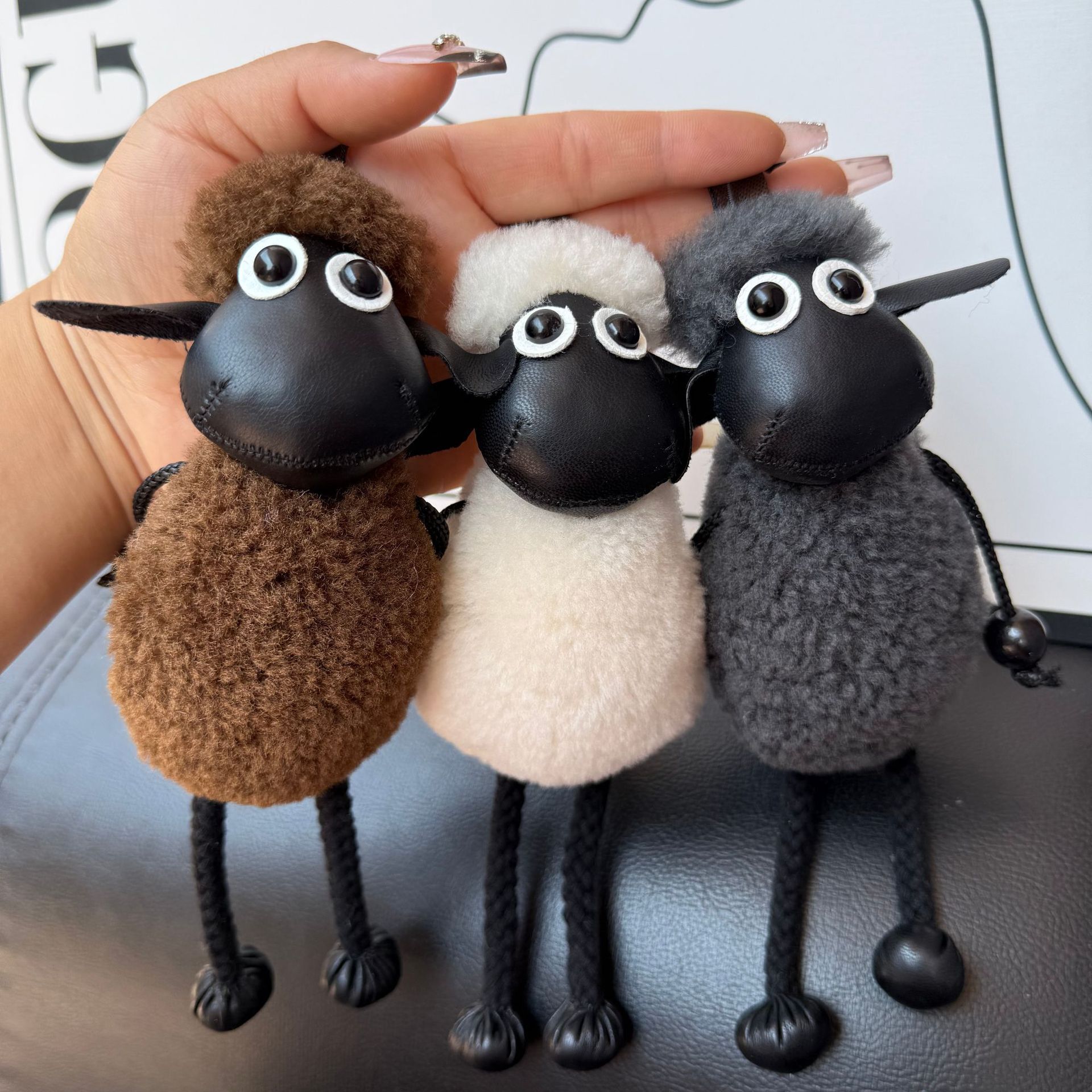 Retro Y2K Purse Accessory Wool Sheep Car Keychain Pendant Backpack Plush Decoration Fur Sheep Bag Pendant Toy